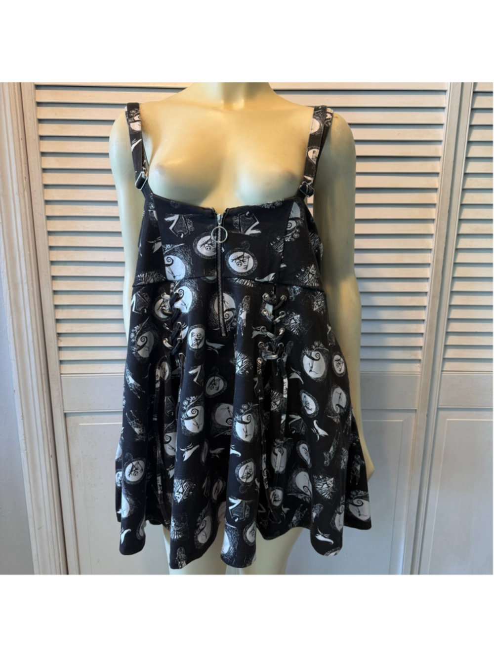 Disney Tim Burton’s The Nightmare Before Christmas Women’s Black Lace-Up Size 0